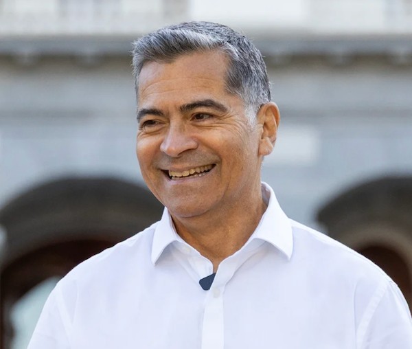 A picture of Xavier Becerra.